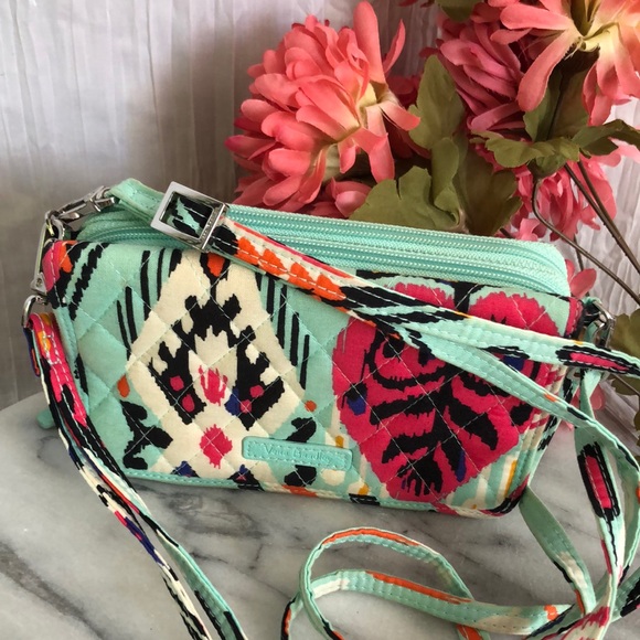 VERA BRADLEY Pueblo Signature All in 1 RFID crossbody wristlet wallet zip up - Picture 1 of 16